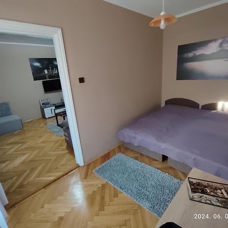 Startpont Apartman Печ Екстериор снимка