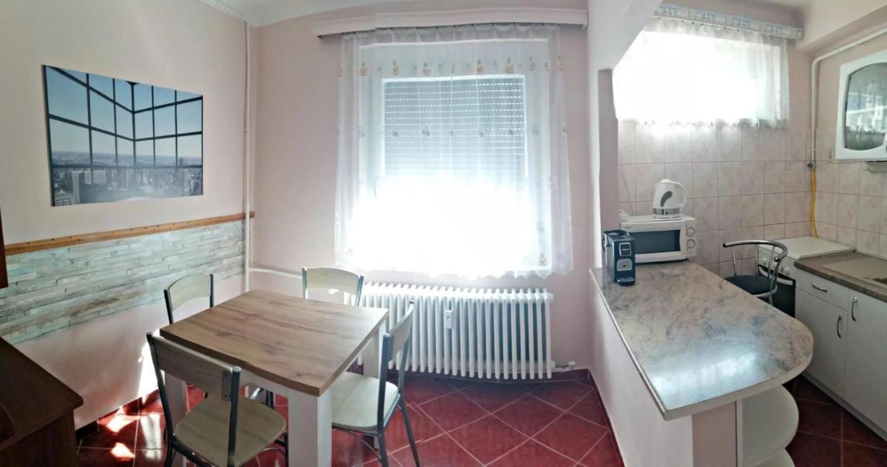 Startpont Apartman Печ Екстериор снимка